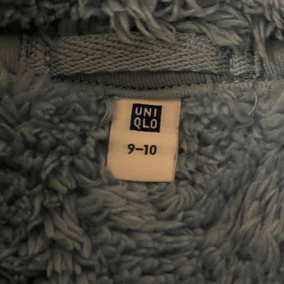 Uniqlo girls fluffy zip up - Picture 3 of 3